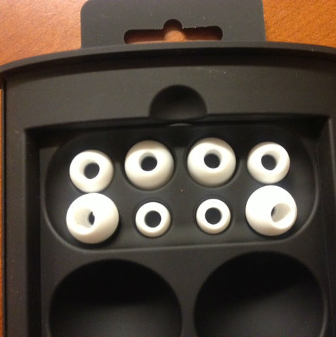 Jays aJAYS Four olika storlekar på hörlurarna