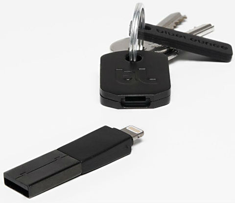 Nyckelring med USB-till-Lightning-adapter för iPhone 5 och iPad 4 samt iPad mini